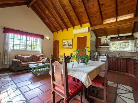 Casa en Venta con 2 cocheras