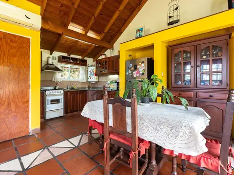 Casa 4 ambientes con 3 baños