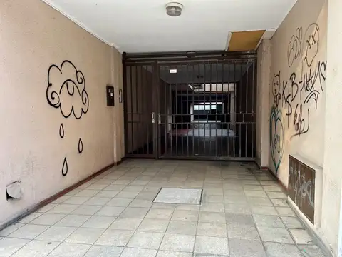 B Macias 600, Piso 1