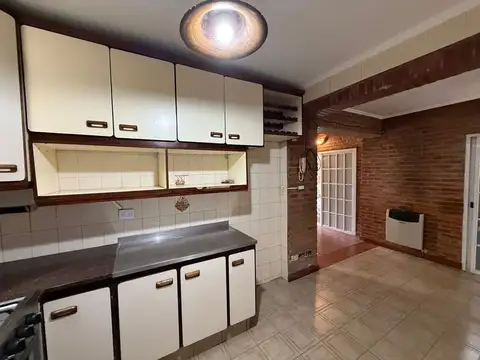 VENTA CASA 4 AMBIENTES OLIVOS PERMUTA