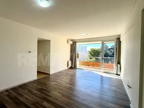 Departamento 6 ambientes con 2 baños