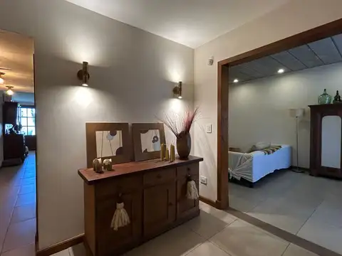 Casa 2 ambientes con 2 baños