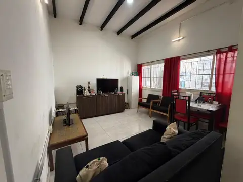 Depto Tipo Casa en Venta 40 años