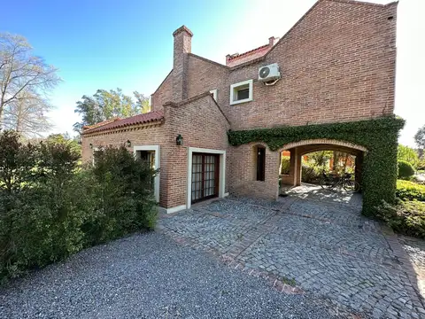 Casa en Venta en Las Praderas De Lujan, USD 230.000