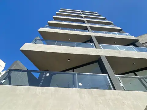 Departamento monoambiente con patio en venta