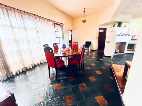 110 COCHERAS + VIVIENDA U OFICINAS FUNCIONANDO