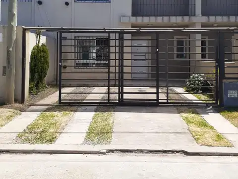 Duplex cuatro ambientes en alquiler lujan calle solis 2471