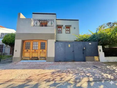 Casa en Venta Reciclada a Nuevo  en La Calabria, San Isidro