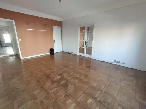 Av. Cabildo 2500, Piso 4