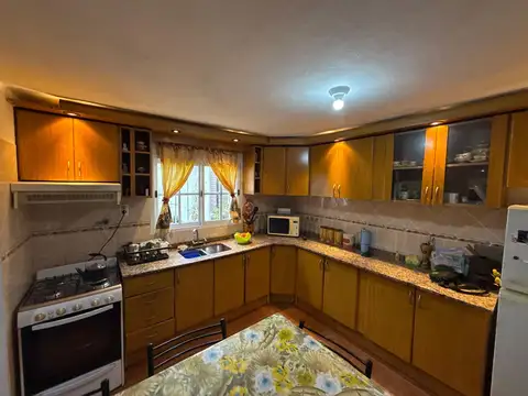 Depto Tipo Casa 6 ambientes con 1 baño