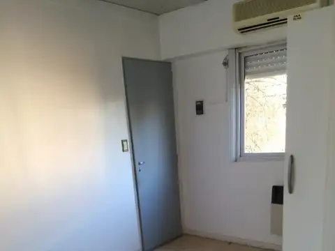 CÓMODO PH PLANTA ALTA - 4 AMBIENTES - PATIO Y TERRAZA - EXC UBICACIÓN!