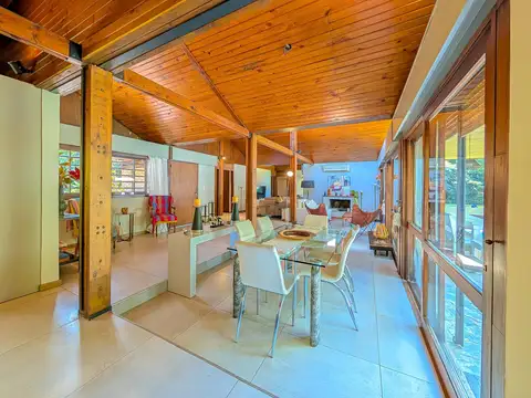 Casa 6 ambientes con 3 baños