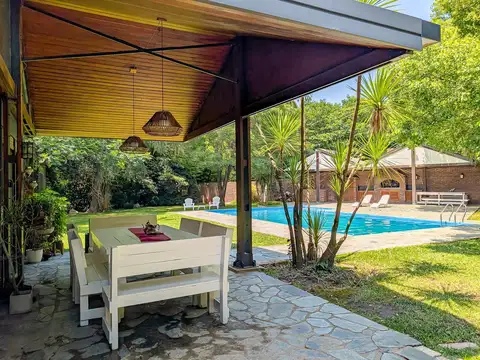 Venta casa en Fisherton 4 dormitorios pileta jardín