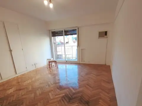 MONOAMBIENTE AL CONTRAFRENTE LUMINOSO EN COLEGIALES