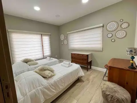 Casa 10 ambientes con 2 baños