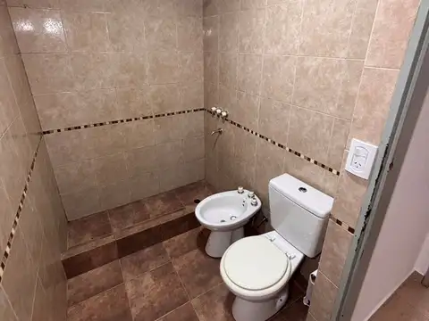 Departamento 2 ambientes con patio en Alquiler en Villa Bosch