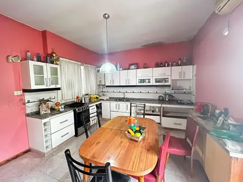 Venta Casa Liniers 3 ambientes Cochera Terraza