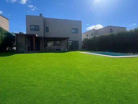 Casa en Venta en Countries y Barrios Cerrados en Tigre, USD 330.000