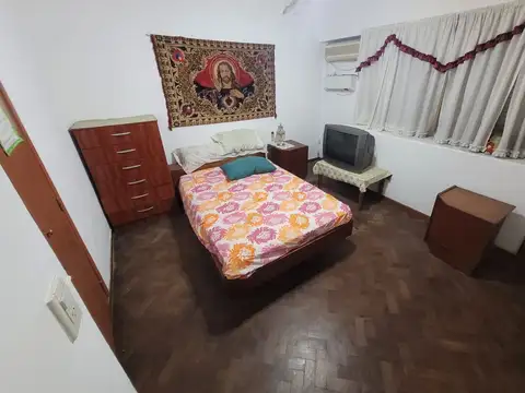 VENTA CASA PATIO PARRILLA COCHERAS TERRAZA LANUS