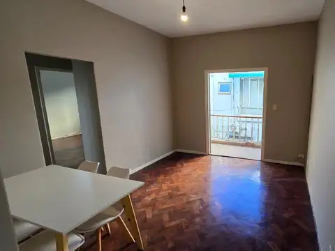 VENTA DEPTO. 3 AMBIENTES CON BALCON VILLA DEL PARQUE