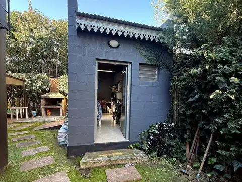 Casa en Venta - 3 Dormitorios 2 Baños - 700mts - Berazategui - Hudson - Barrio Parque El Carmencito
