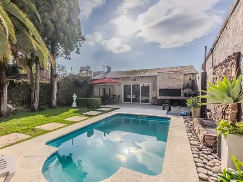 CASA | 3 AMBIENTES | MINIMALISTA | PISCINA | FONDO LIBRE | VILLA LUZURIAGA