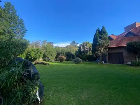 Casa en Venta con 4 cocheras