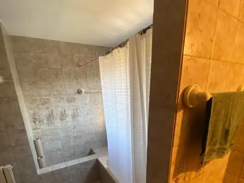 Casa en Venta con 4 cocheras