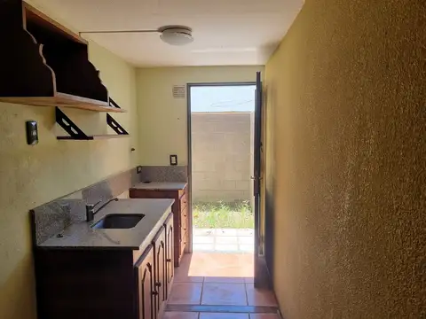 Depto Tipo Casa en Alquiler en Barrio Hipico, $ 700.000