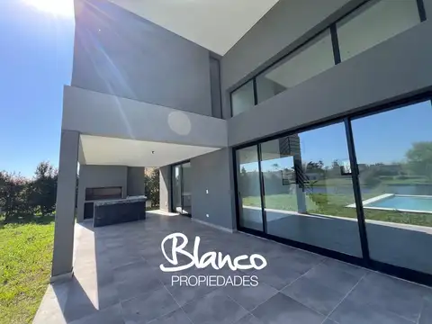 Casa en Venta en San Matias, USD 420.000