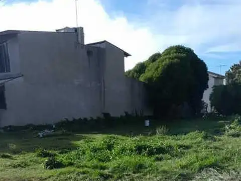 Terreno en Venta 27  mts Fondo