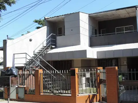 VENTA CASA MULTIFAMILIAR HURLINGHAM APTO CREDITO