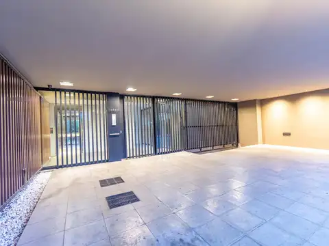 Cochera cubierta en VENTA - San Isidro