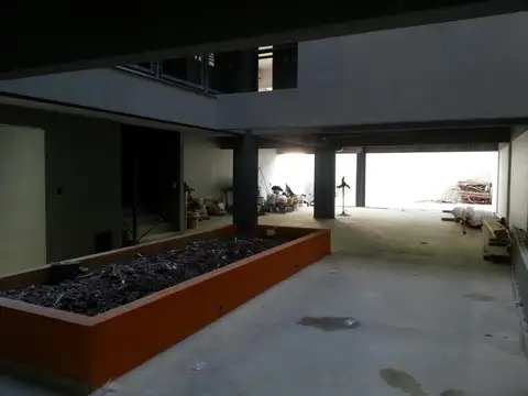 2 ambientes a lcontra frente con balcon y cochera