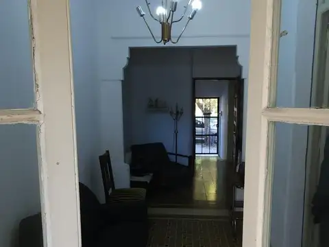 ALQUILER Casa Amoblada 1 Habitación con Gran Parque, España al 500, Pergamino