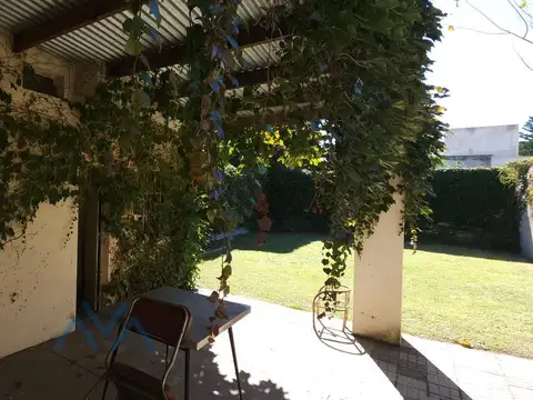 Alquiler Temporal Casa Amoblada 1 Habitación con Gran Parque, España al 500, Pergamino