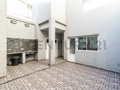 Depto Tipo Casa en Venta en Monte Castro, USD 220.000