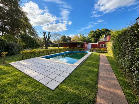 Casa 7 ambientes con 2 baños
