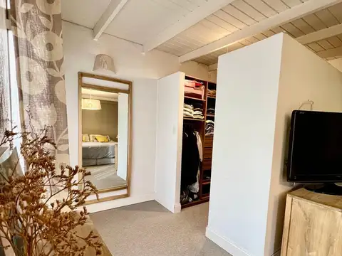 VENTA- Hermosa Casa en Hurlingham, Barrio Con Porton,. Apta Credito,  3 Dormitorios