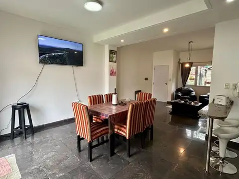 VENTA DUPLEX CON JARDIN Y COCHERA - CANNING CENTRO