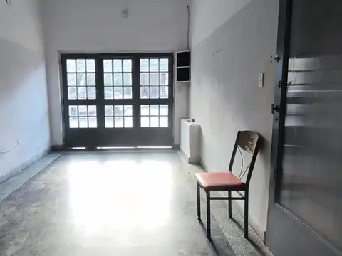 Local Comercial a metros de Colegio Pio XII