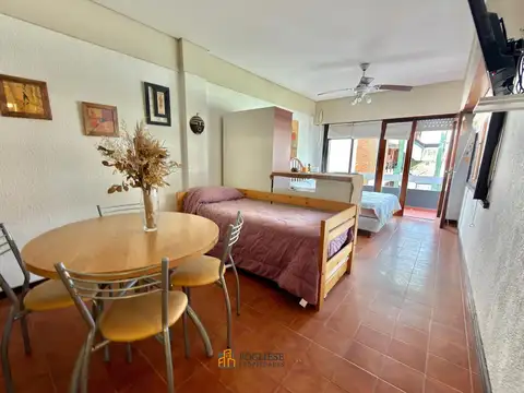 Venta-Departamento de un ambiente c/ cochera
