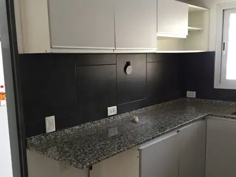 Depto Tipo Casa 4 ambientes con 3 baños