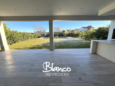 Pilar del Este - Santa Elena 100