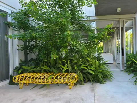 Casa en Alquiler Temporal con 4 cocheras