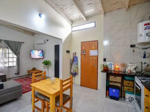 Casa 4 ambientes con 1 baño