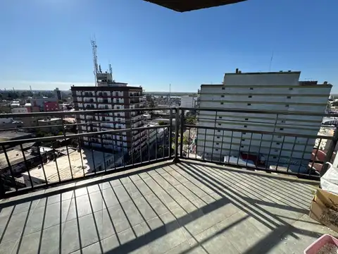 Departamento de piso completo en pleno centro en venta