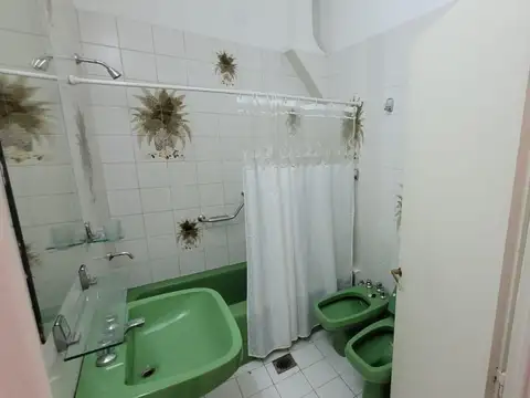 Depto Tipo Casa en Venta 50 años