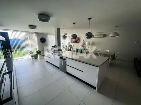 Casa en Venta en Cipolletti, USD 750.000