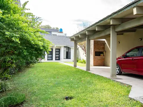 Casa en Venta en Alberdi, USD 259.000